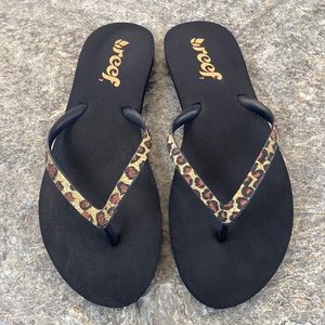Reef Black Flip Flop Sandals with Leopard-Print Straps